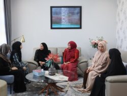 Kak Na: Abu Doto adalah Senior dan Tauladan Kita Semua
