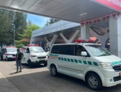 Evakuasi korban ledakan Kapal Aceh Hebat 2